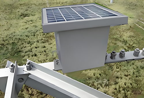 输电线路智能综合驱鸟器 高效守护电网安全 恒峰智慧科技